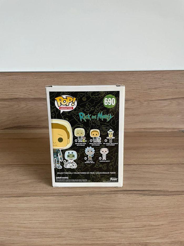 Figurine Funko Pop Rick et Morty: Space Suite Morty (with snake) 690 - photo numéro 3