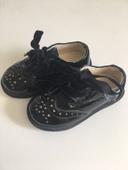 Chaussures vernies noires taille 20