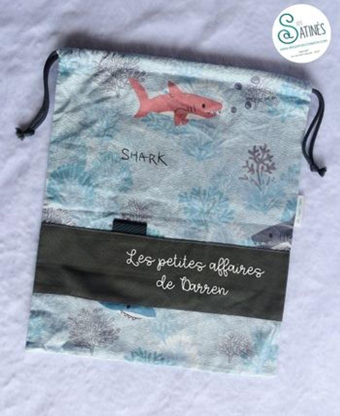 Kit de sieste Requin gris - rentrée école maternelle - personnalisable - photo numéro 3