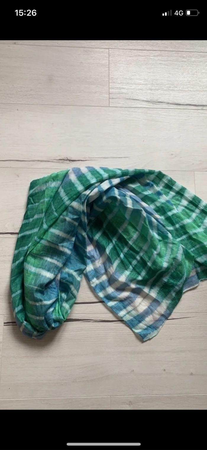 Foulard petite écharpe fine  bleu vert tendance 2023