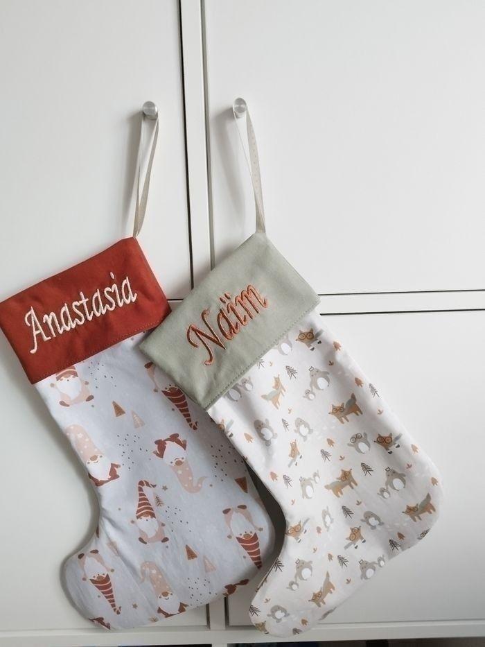 Chaussettes de Noël brodées - photo numéro 2