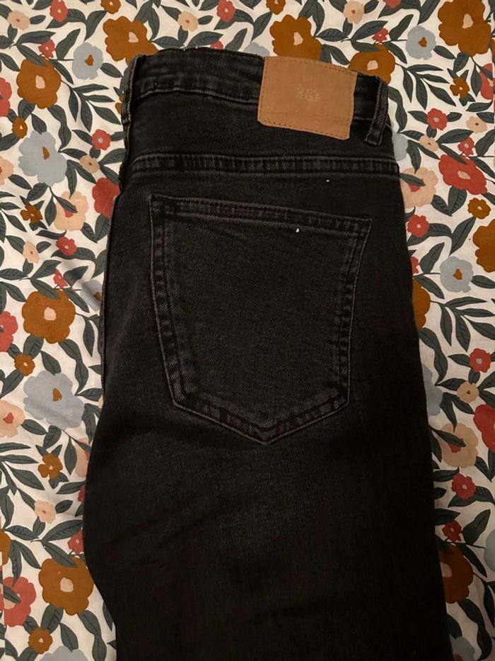 Nouveauté Jean noir  Zara taille  36 - photo numéro 3