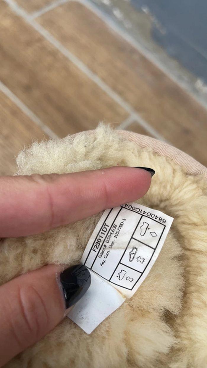 Paire de UGG beiges - photo numéro 7