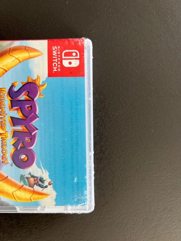 Boîte de jeu Spyro - photo numéro 5