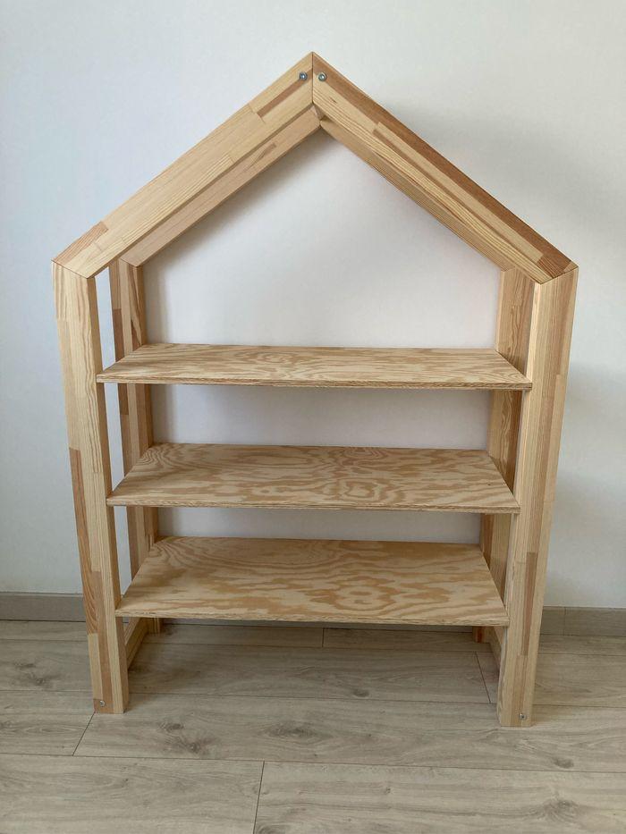 Etagere maison en bois montessori