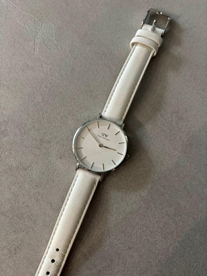 Belle Montre blanche Daniel Wellington neuve - photo numéro 1