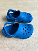 SABOTS "CROCS" BLEUS - POINTURE C7 (23-24)