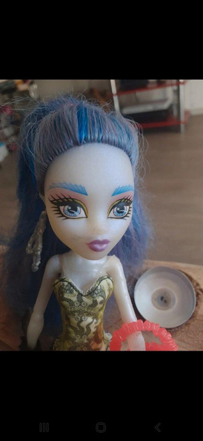 Poupée Monster High Spectra sirène avec accessoires - photo numéro 2