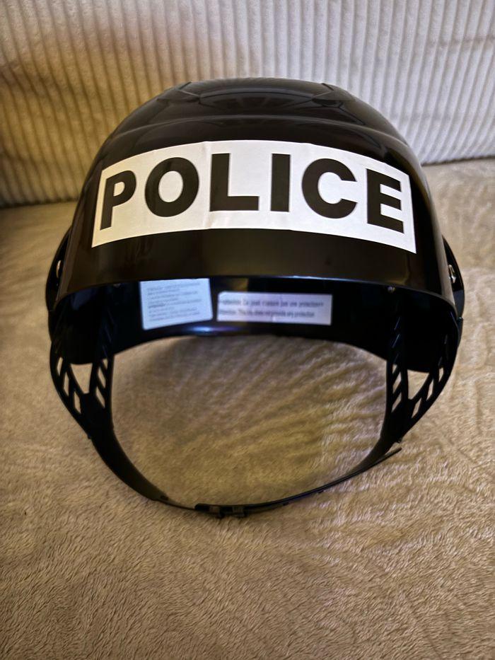 Casque police neuf - photo numéro 1