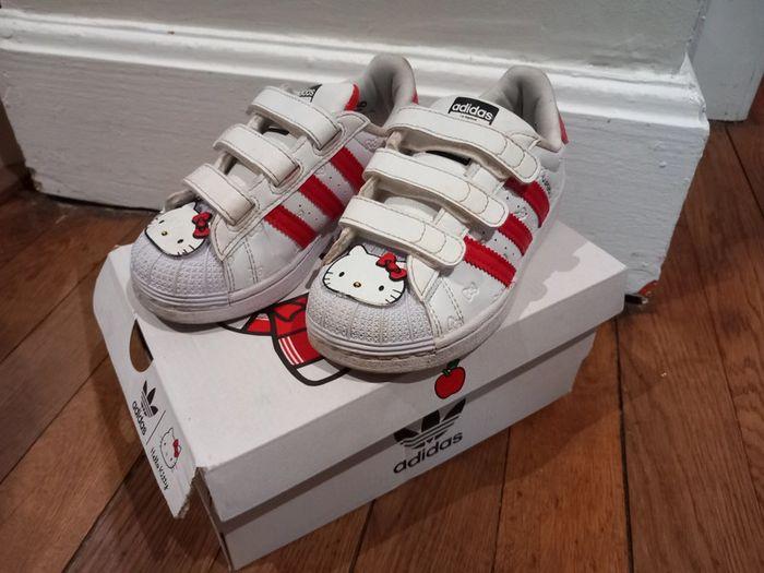 Baskets Superstar édition Hello Kitty Adidas 29 - photo numéro 1