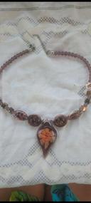 Collier vintage en verre et feuille d or