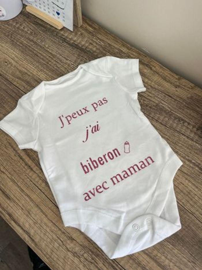 Bodies en coton " j'peux pas j'ai biberon avec maman" - photo numéro 2