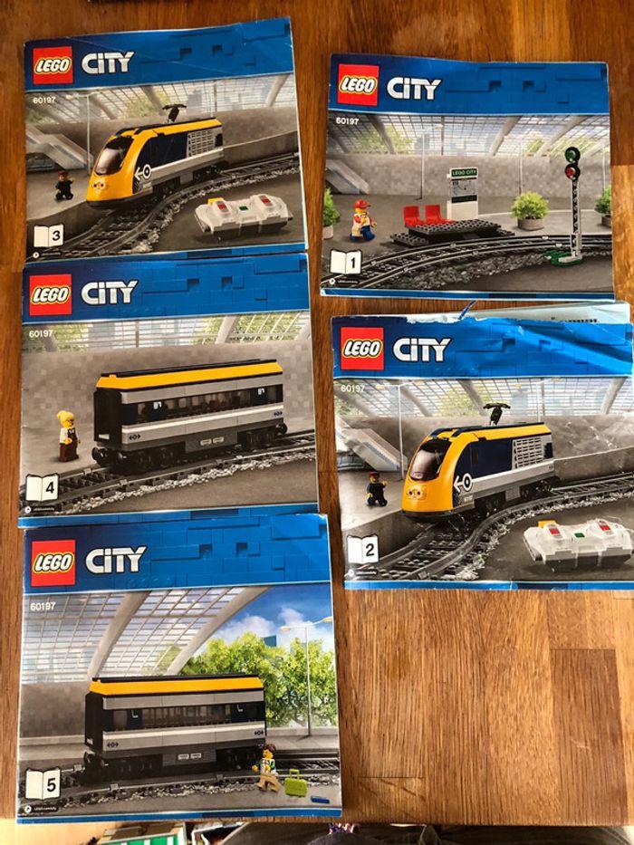 Train Lego de voyageurs 60197 - photo numéro 8