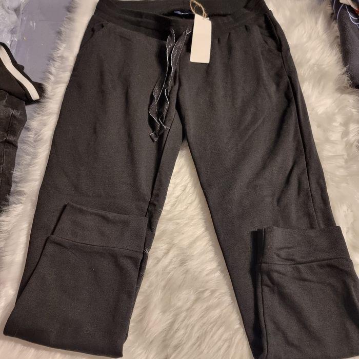 😍😍😍😍Neuf pantalon jogging taille M (38/40 )grossesse💙💙💙 - photo numéro 1