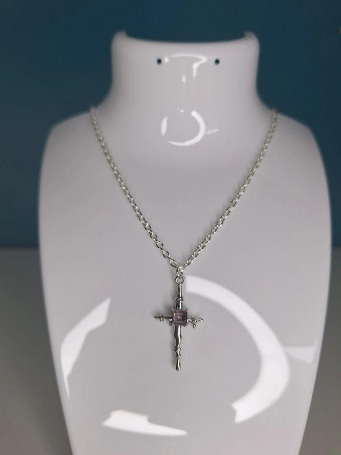 Collier croix - photo numéro 1