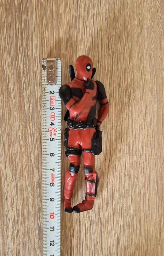 Figurine DeadPool Position debout - photo numéro 4