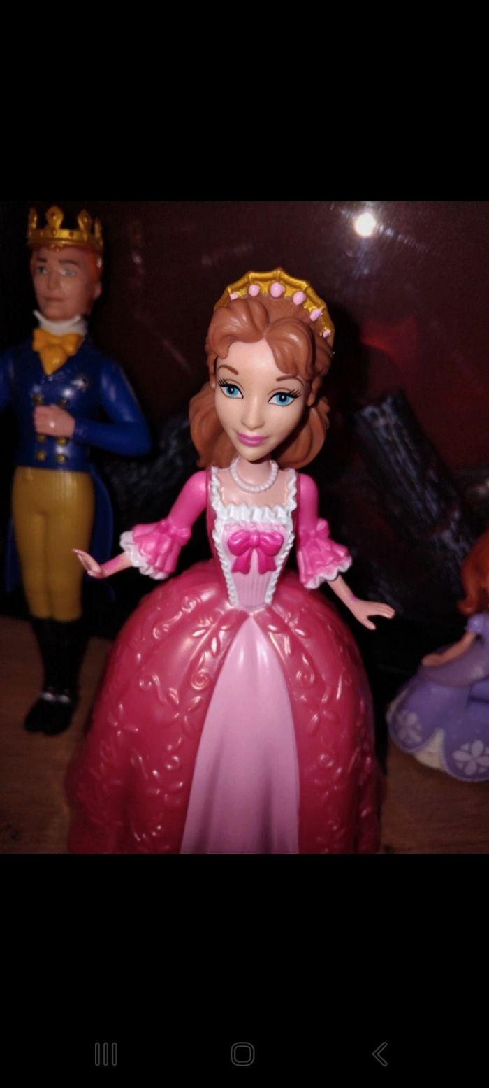 Figurines famille Princesse Sofia - photo numéro 5