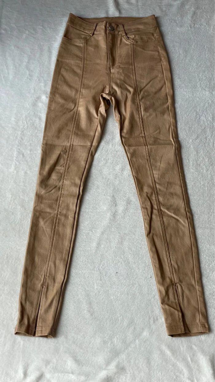 Pantalon simili cuir marron slim - photo numéro 3