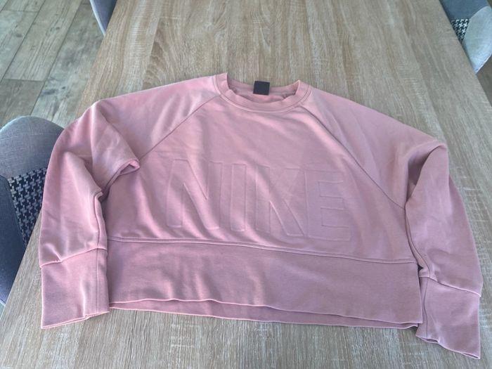 Pull nike rose xs parfait état - photo numéro 1