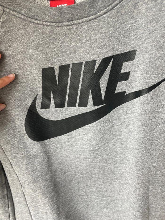 Sweat Nike taille xs - photo numéro 4