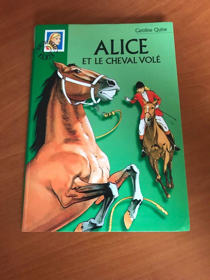 Livre Alice et le cheval volé - photo numéro 1