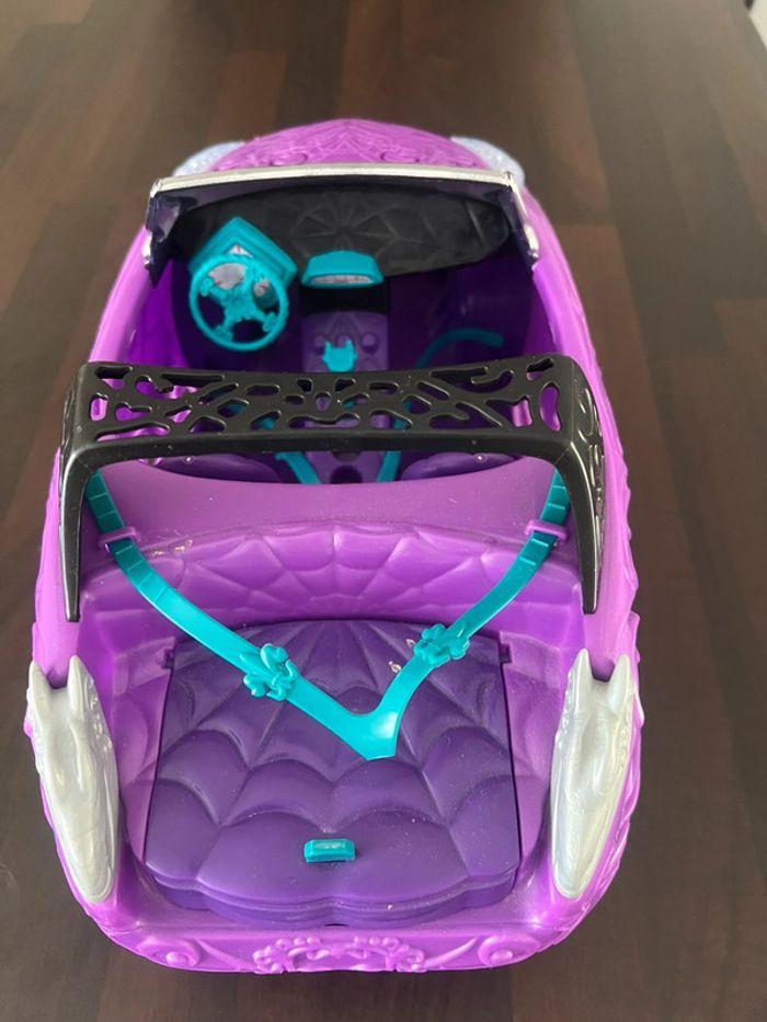 Voiture type vampirina - photo numéro 3