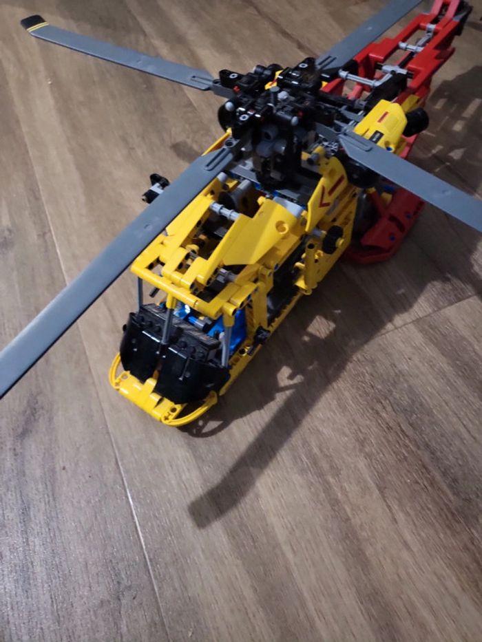 Lego 9396 hélicoptère pompiers - photo numéro 2