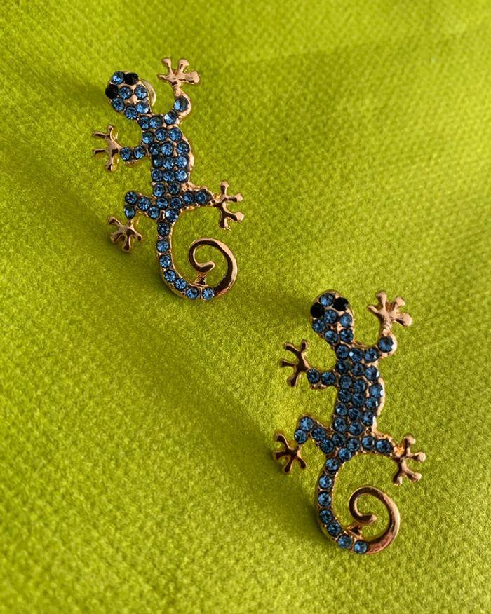 Magnifiques boucles d’oreilles à clous salamandre bleue et dorée en alliage de zinc - photo numéro 6