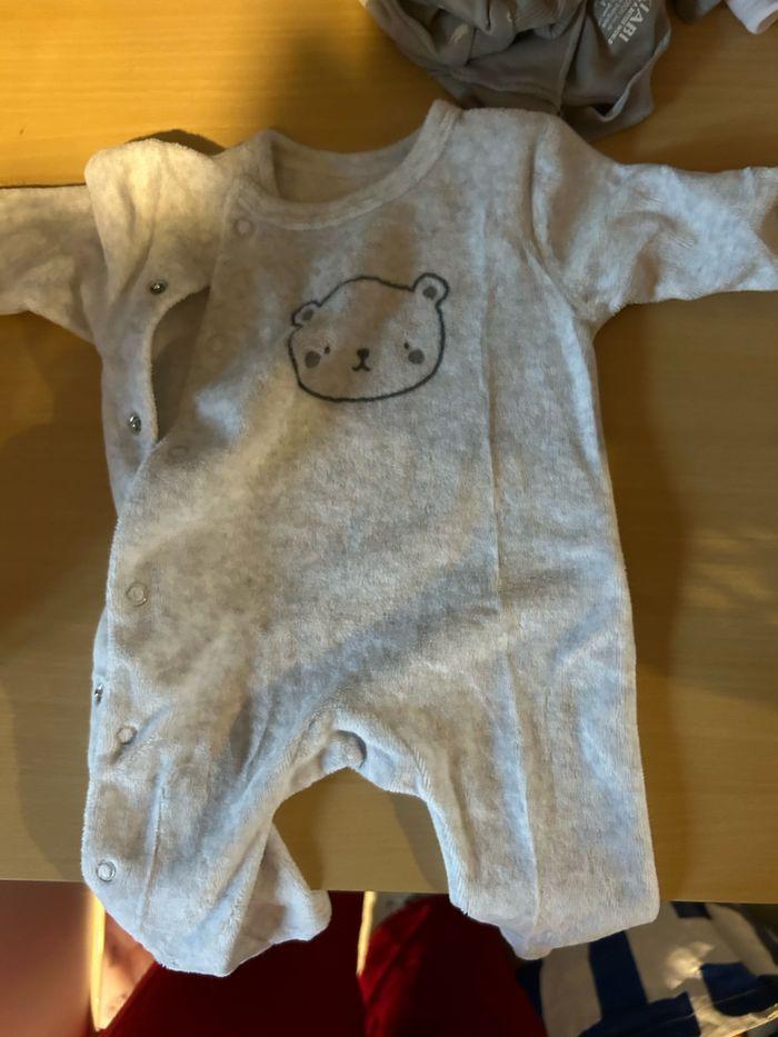 8 pyjamas taille naissance - photo numéro 7