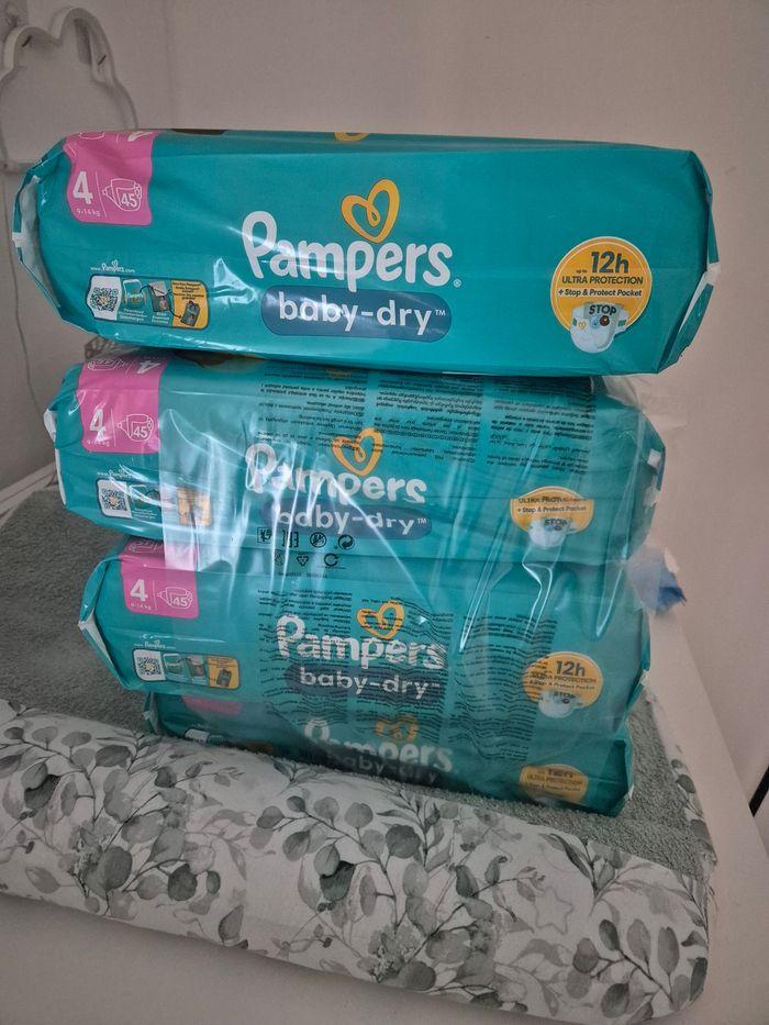 Couches Pampers Baby dry taille 4  4×45 couches - photo numéro 2