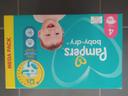 Carton couches Pampers taille 4 neuf