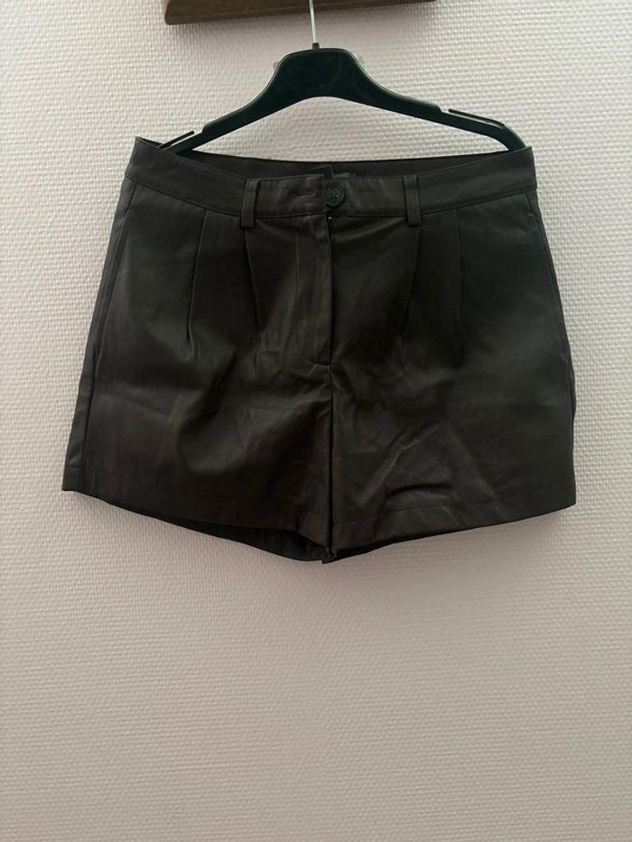 Short en cuir bordeau primark - photo numéro 1