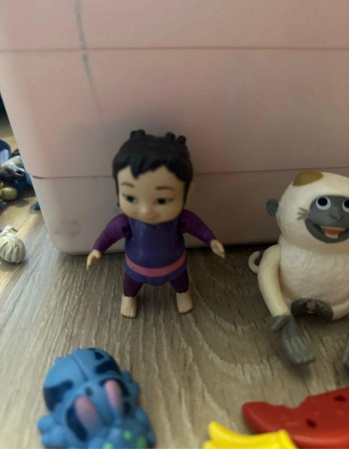 Figurine raya : bébé et ses singes - photo numéro 3