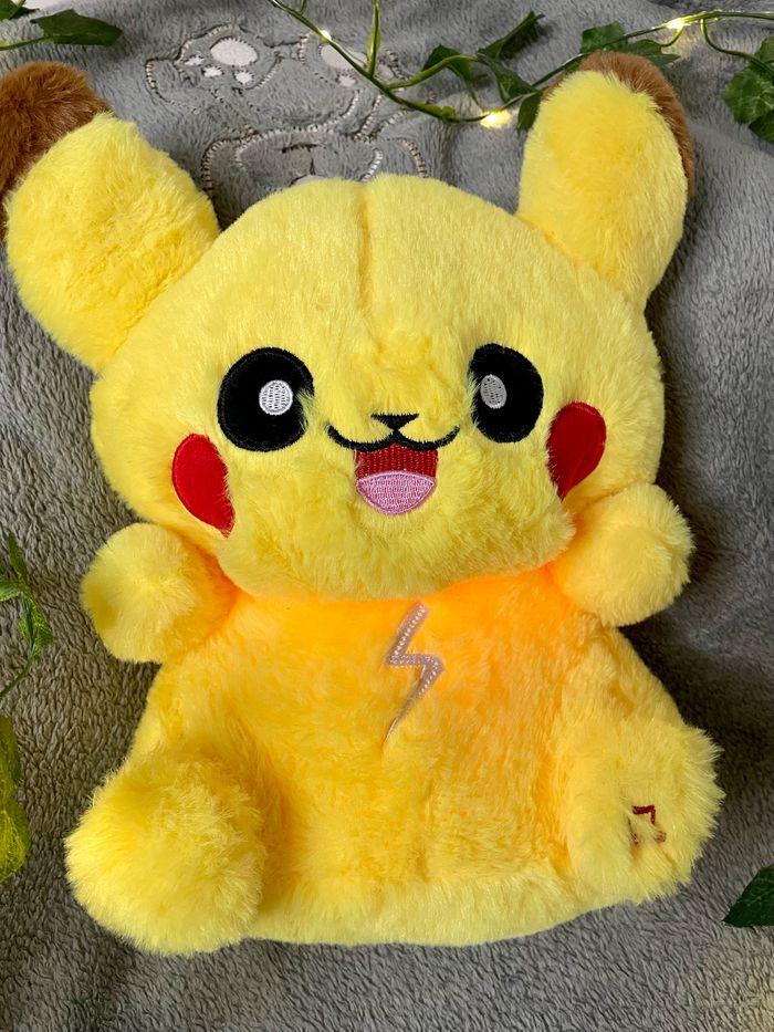 Peluche respirante lumineuse Pokémon Pikachu - photo numéro 2