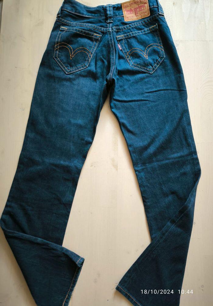 Jean Levi's 921 bleu taille 38( 28us) - photo numéro 3