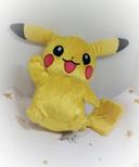 2017 anniversaire Poupée peluche doudou nounours Teddy Bear Pikachu pokémon tomy officiel rouge 20