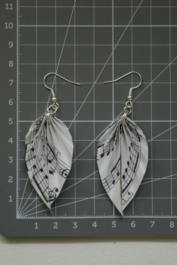 Boucles d'oreilles en forme de feuille papier musique partitions note Origami - photo numéro 2