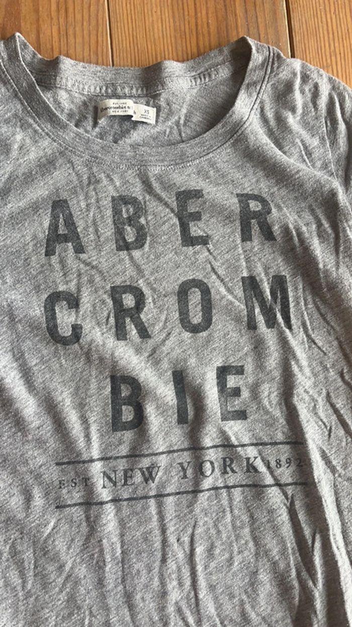 T-shirt Abercrombie xs - photo numéro 2