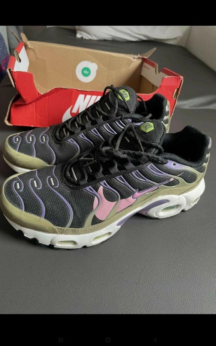 Basket Nike Air Max Plus SG Femme Fille Pointure 38.5 - photo numéro 1