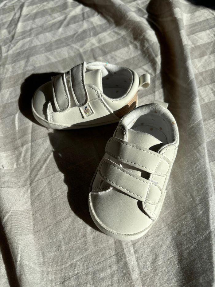 Chaussure bébé 3/6 mois - photo numéro 2