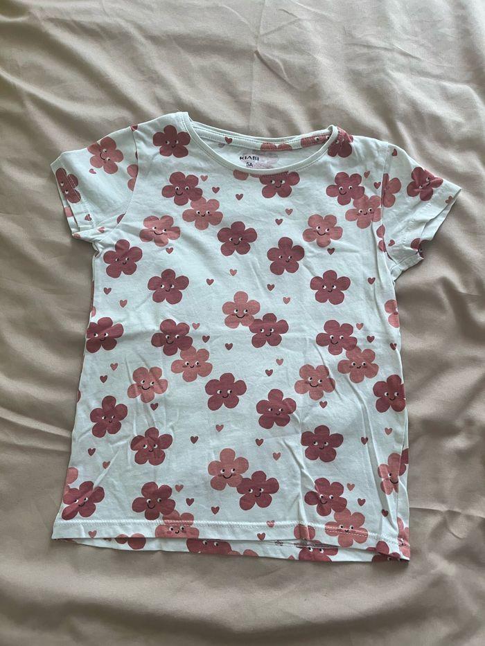 TEE shirt fille fleuri 5 ans - photo numéro 1