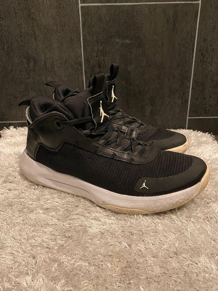 Basket Jordan Flight Taille 43 - photo numéro 1