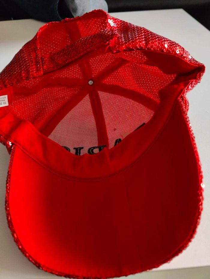 Casquette à sequins rouge - photo numéro 2