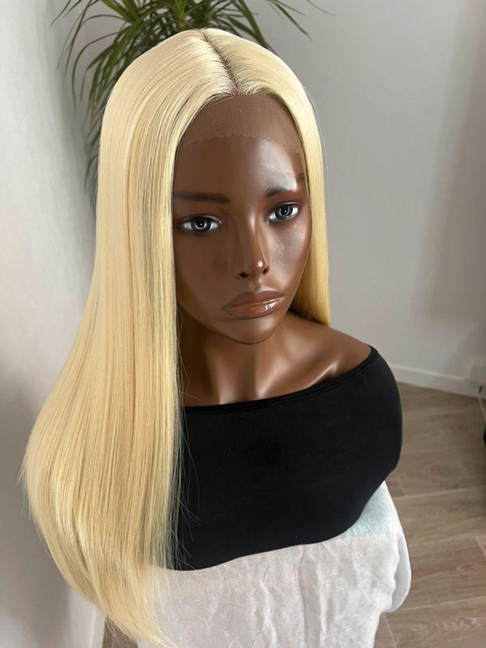 Perruque blonde lisse avec lace frontal - photo numéro 13