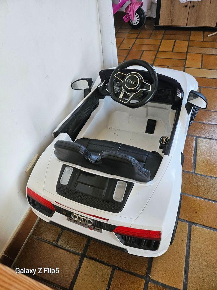 Voiture électrique enfant Audi R8 Spyder blanche - photo numéro 2