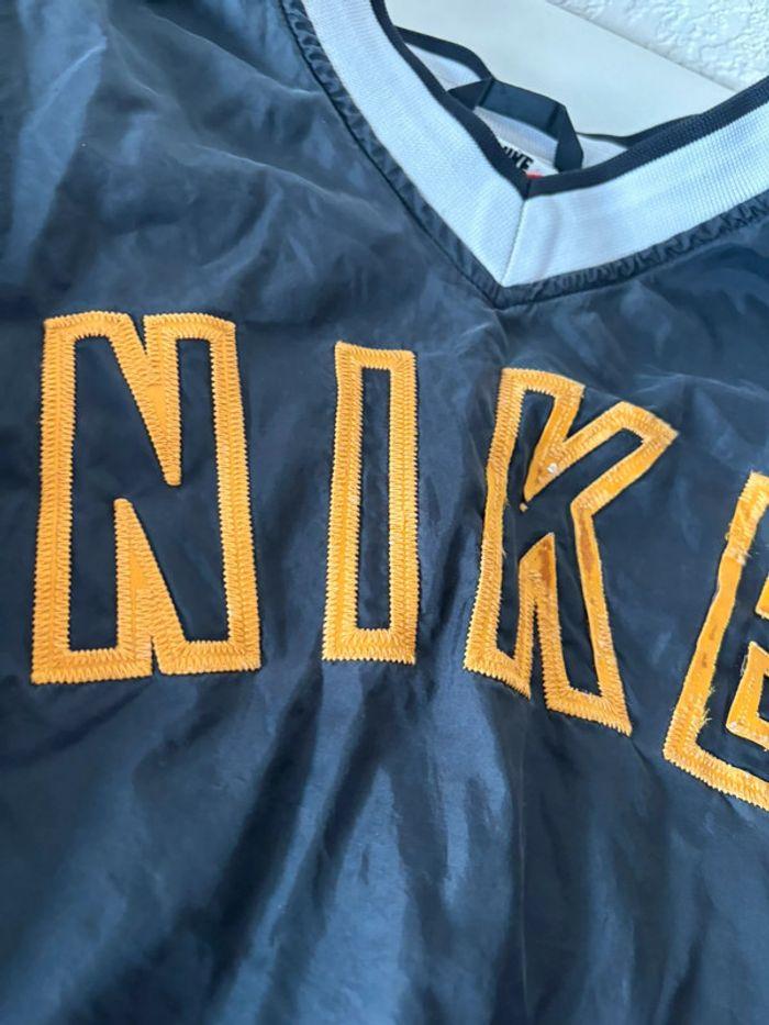 Sweat / pull / hoodies Nike vintage 90s brodé noir jaune taille M - photo numéro 4