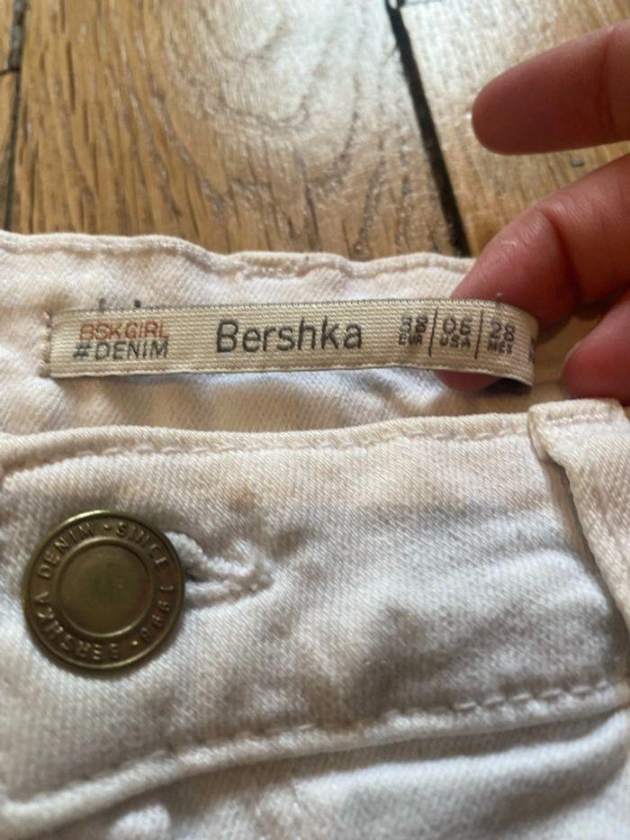 Short jean blanc Bershka - photo numéro 2