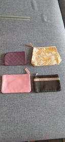 Lot 4 pochettes de maquillage