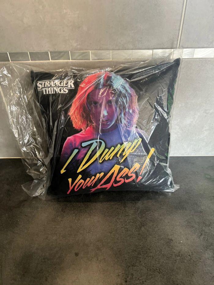 Coussin stranger things - photo numéro 2