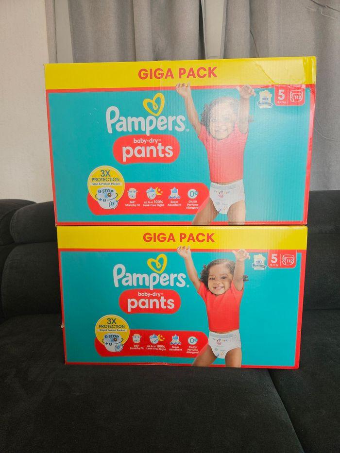 Lot de 2 paquets de couche Pampers Baby Dry Taille 5